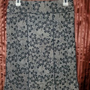 Womens Daisy Print Skirt